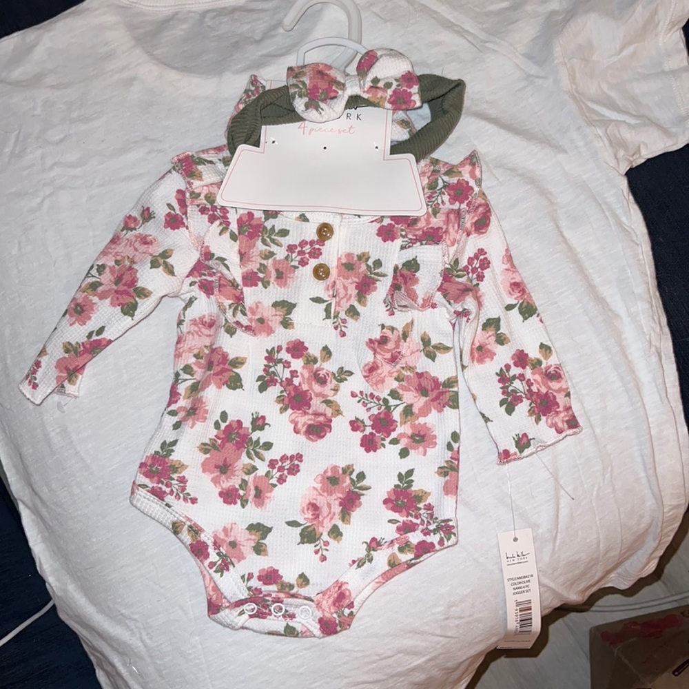 NWT Nicole Miller Set